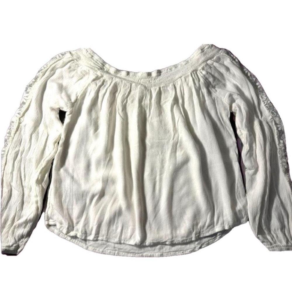 🔵 5 for $25HOLLISTERwomens/juniors white off the shoulder top with lace accents